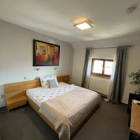 Algar 3* Opawa